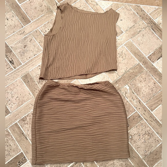 Superdown Eleanor Skirt Set - Picture 2 of 2